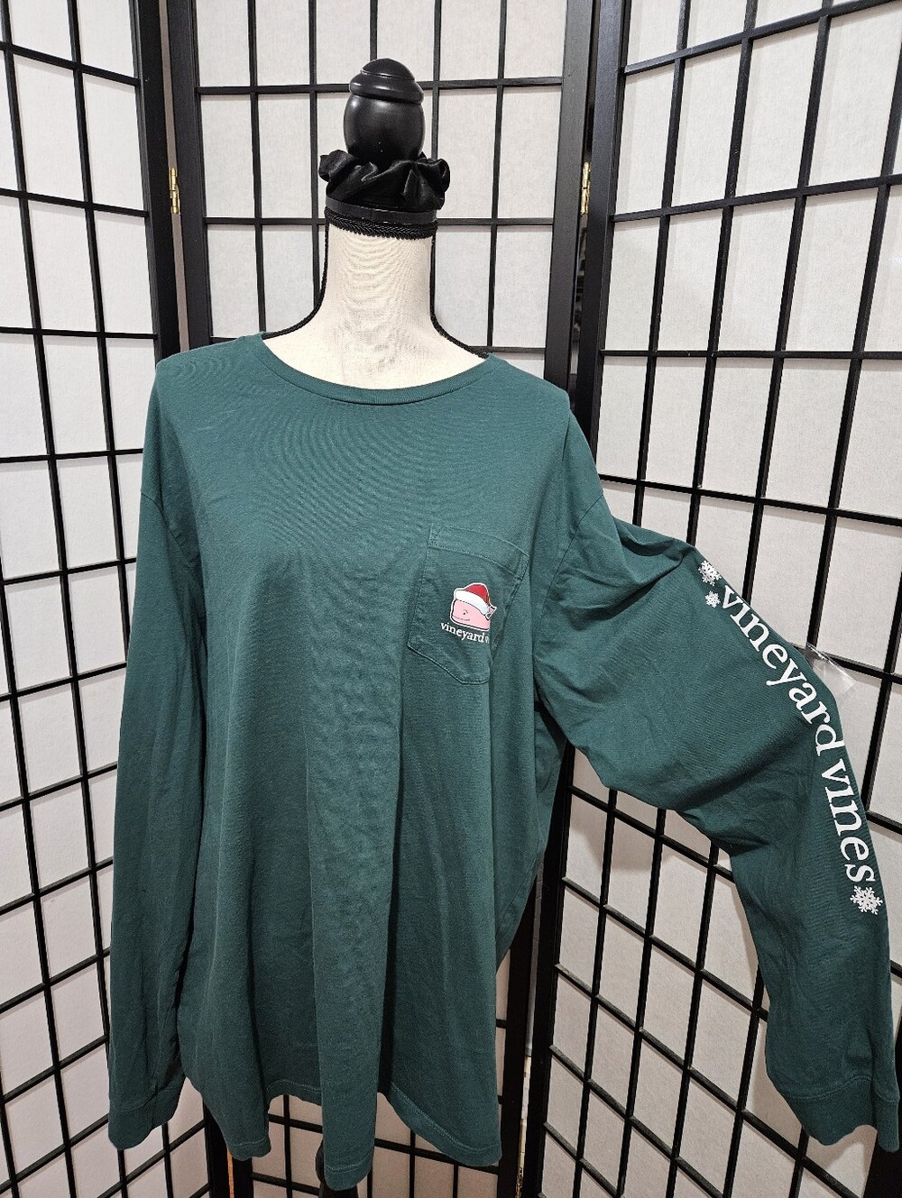 Men's Vineyard Vines XXL Dark Green Long Sleeve  Winter Santa Hat Whale Shirt
